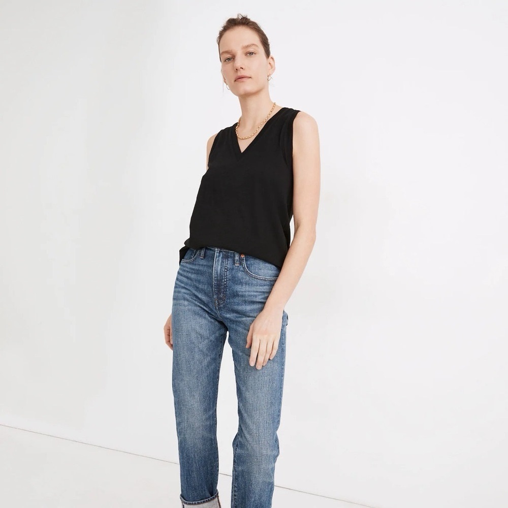 Madewell Whisper Cotton V-Neck Front Pocket Black Tank Top. Size L